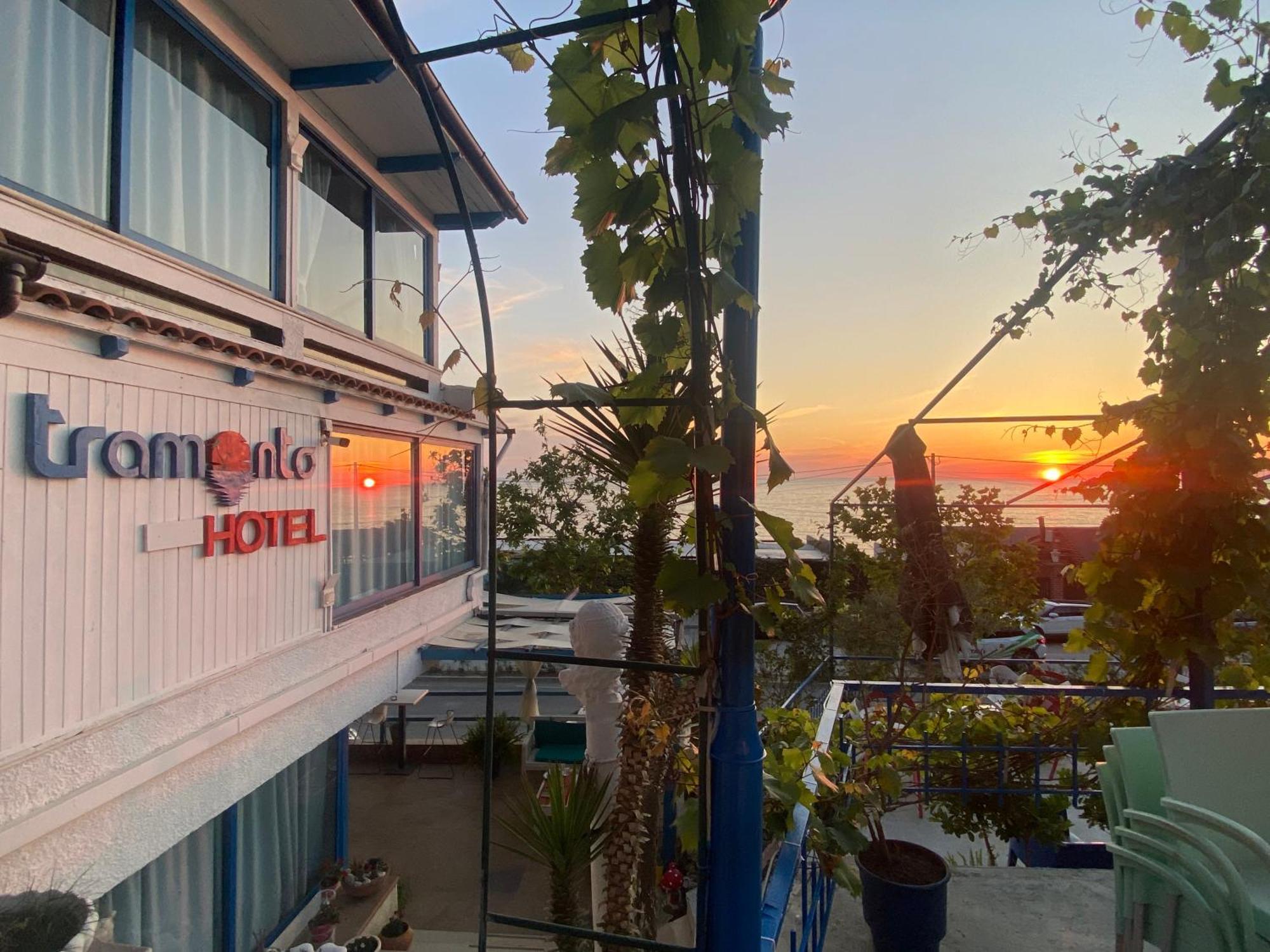 Tramonto Hotel Дуррес Екстер'єр фото